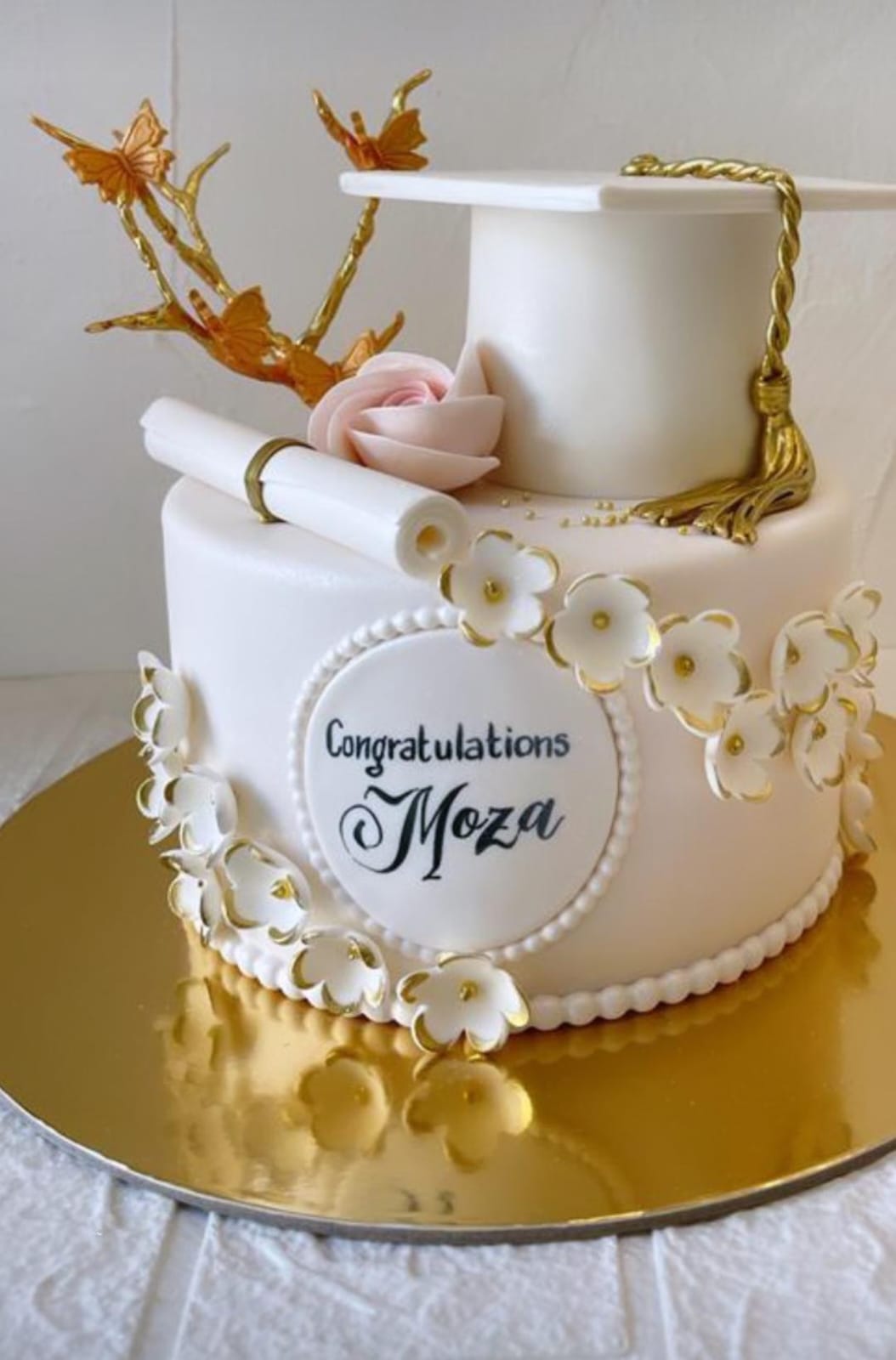 Graduation Cake-3d fondant